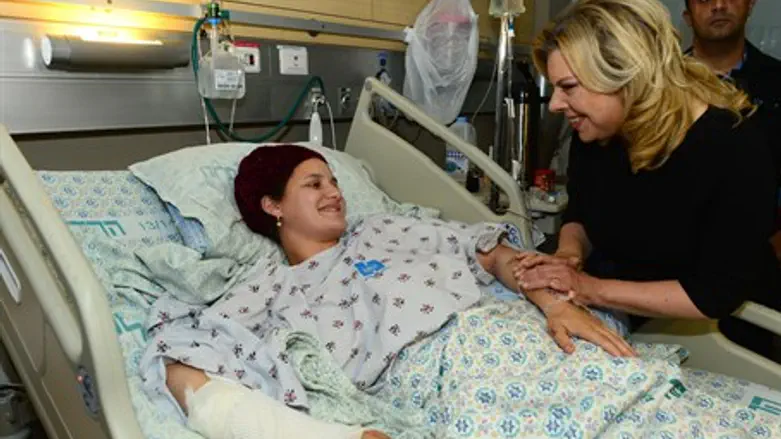 Сара Нетаньяху посещает Адель Беннет