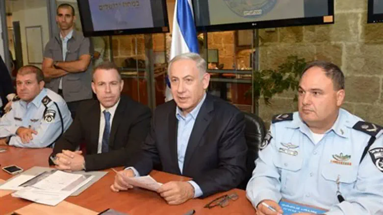 נתניהו וארדן עם מ"מ המפכ"ל, הערב