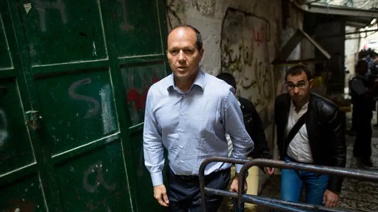 Нир Баркат на месте теракта