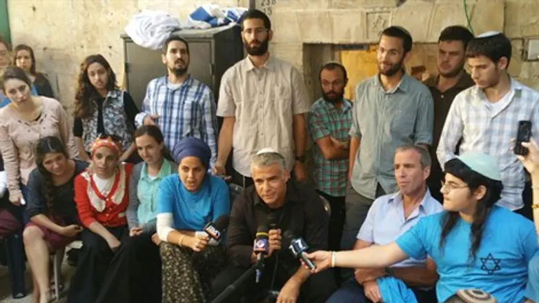 יאיר לפיד בעיר העתיקה