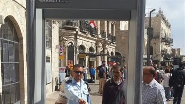 Metal detector at Yafo Gate