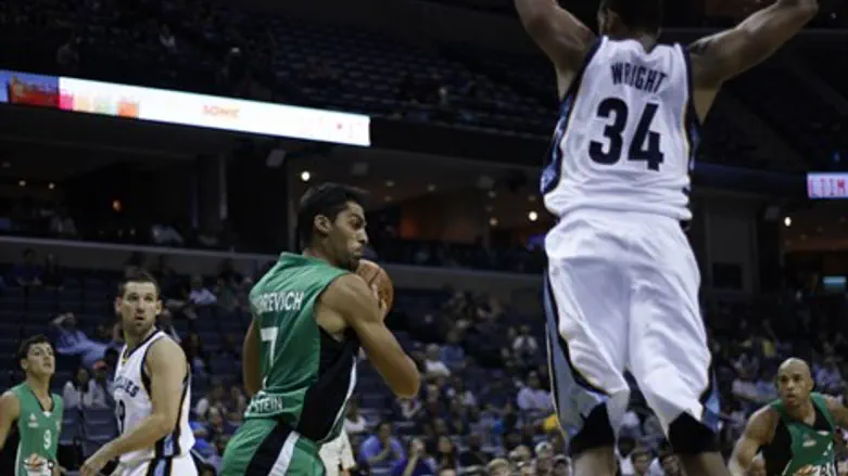 צ'וברצצ'יץ' נותן פייט על הפרקט, הלילה מול ממפיס