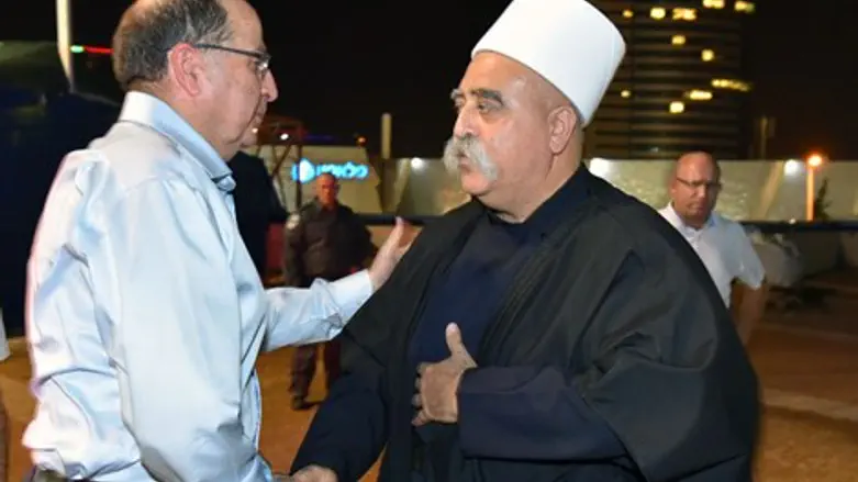 השר יעלון עם מנהיג העדה הדרוזית, השייח' מואפק טריף
