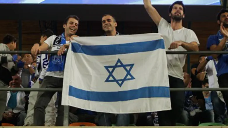 אוהדי ישראל במשחק מול קפריסין. ישמחו הערב?