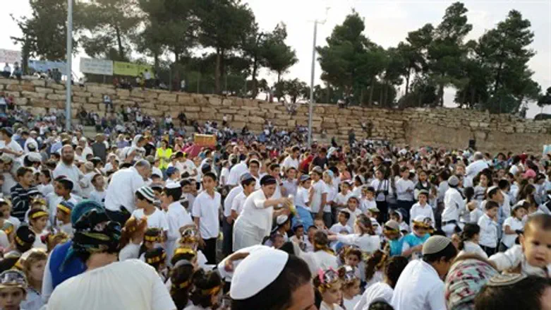 הקהל בקרית ארבע