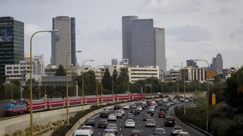 Ayalon Highway in Tel Aviv with Azrieli towers