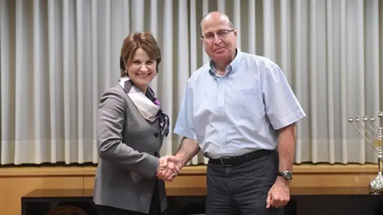 הפגישה בלשכת שר הביטחון