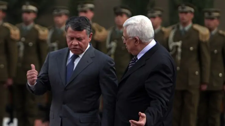 Jordan's King Abdullah and Mahmoud Abbas