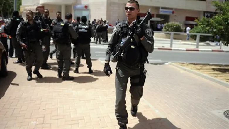 Border Patrol officers (illustration)