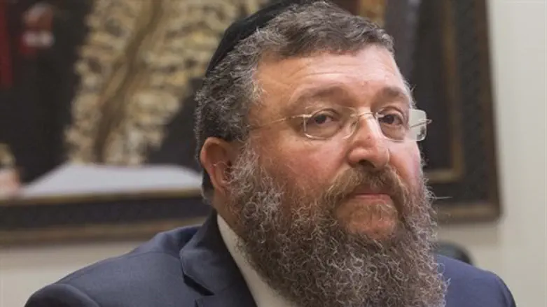 לטפל בקבר. ח"כ בן צור