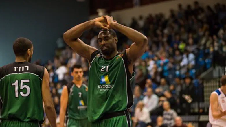 בקרוב בצהוב. אייק אופוובו