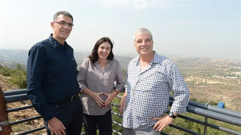 Regev visits the Binyamin region