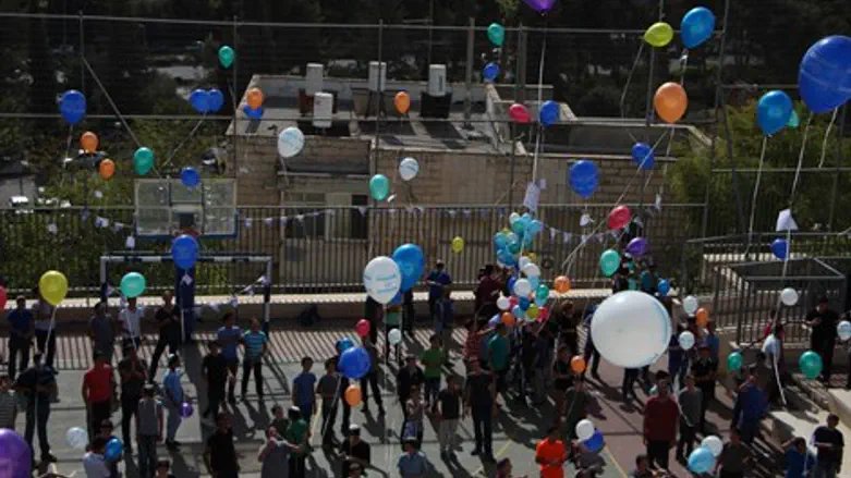 ​מחבקים את כוחות הביטחון