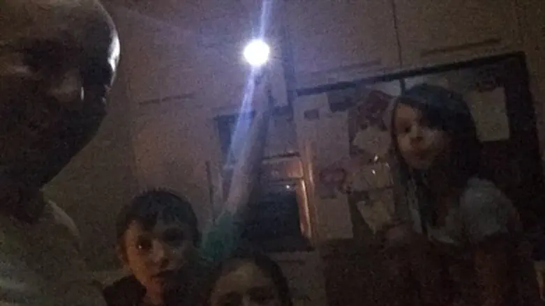 בנט במטבח החשוך