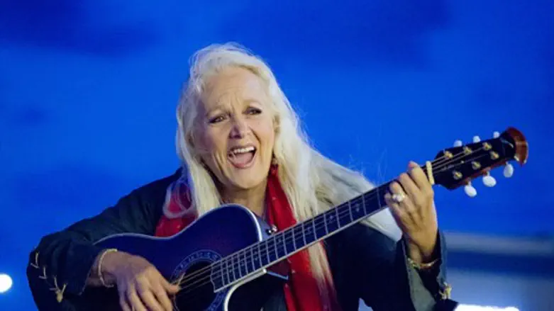 מירי אלוני. ארכיון