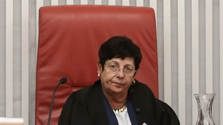 Мириам Наор