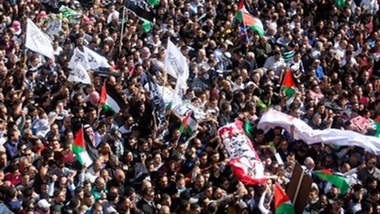 Hevron funeral after bodies of five terrorists returned