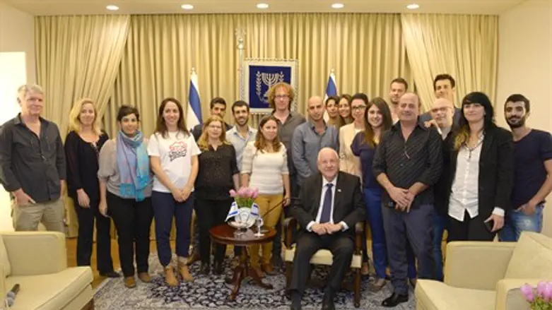 דרושים שני דגלים: ביטחוני וחברתי