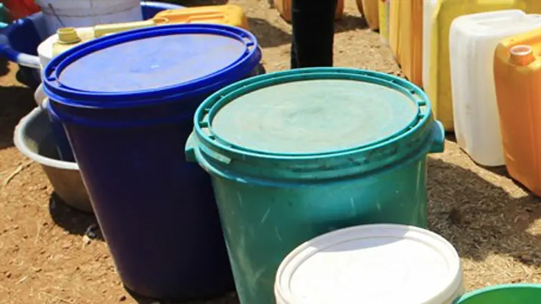 Buckets (illustration)