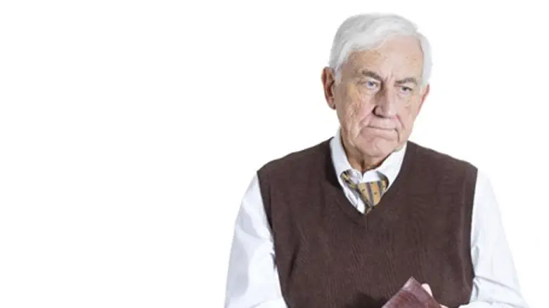 OLd man with money problmes - senior fraud