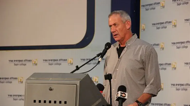 בני גנץ במכללת ספיר