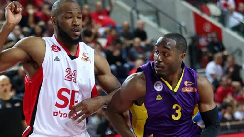 ניצחון ראשון לאדומים ללא קטש