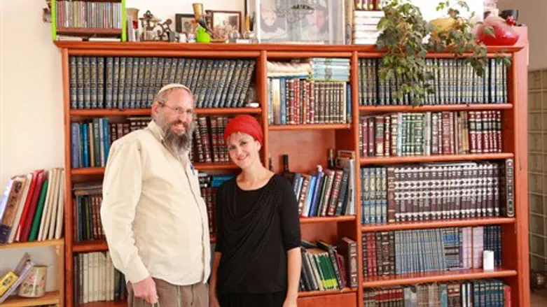 "באנו לכאן בלי דגלים וסיסמאות". בני הזוג ליבמן בביתם במגדלים