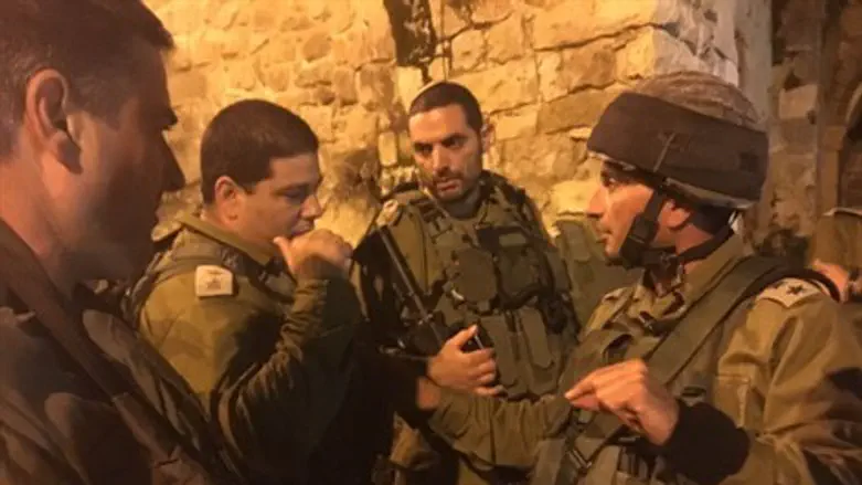 אל"ם יריב בן עזרא במערת המכפלה