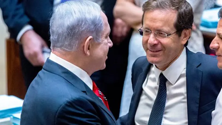 אם בוז'י היה לומד קצת מלפיד, הוא כבר היה יכול להיות ראש ממשלה. נתניהו והרצוג