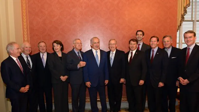 Биньямин Нетаньяху с американскими сенаторами