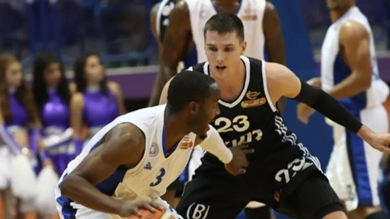 ג'נינג (בשחור), יסחוף את הקבוצה מירושלים לניצחון הערב?