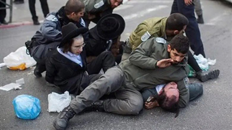 Hareidi protest against jailing of draft refusers (file)