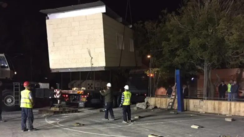 Temporary structure for Ayelet HaShachar