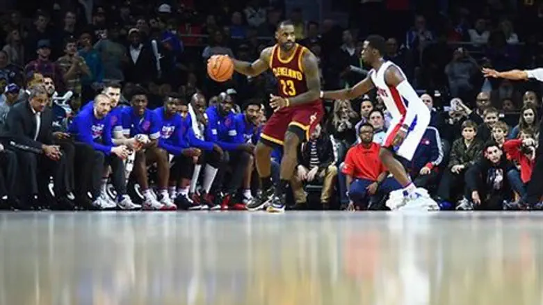 לברון. החזיק את קליבלנד ברבע האחרון לבדו