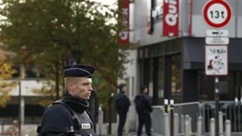 Французский полицейский (Иллюстрация)