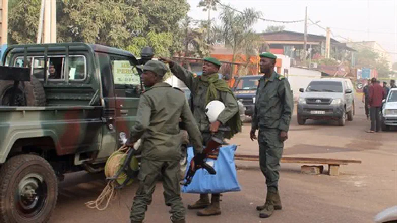 חיילים בבמקו