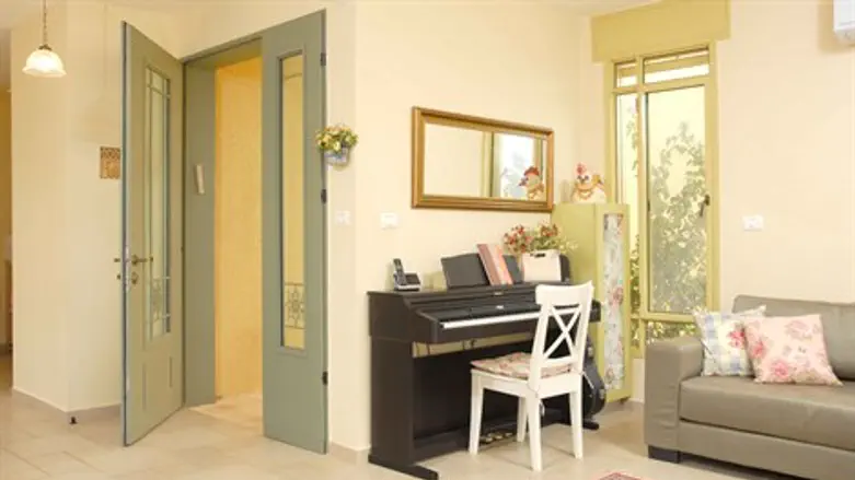 חלק מהרהיטים קיבלו חיים בזכות צביעה