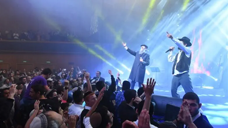 מופע יט כסליו