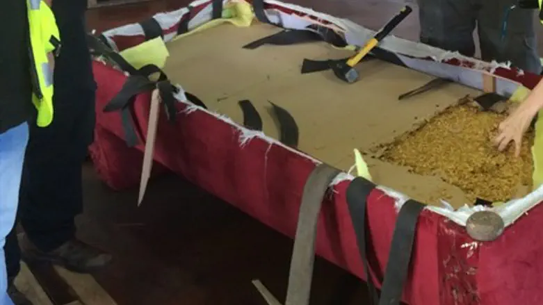 הטבק הוברח בתוך הספות