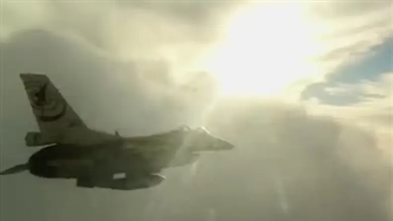 Военный самолет (Иллюстрация)