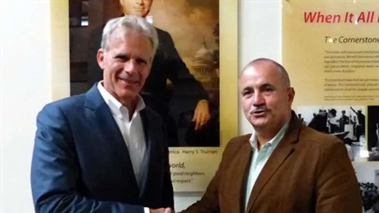 Michael Oren, Elias Zananiri