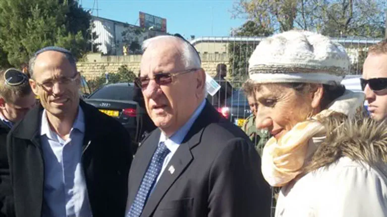 ריבלין בצומת גוש עציון