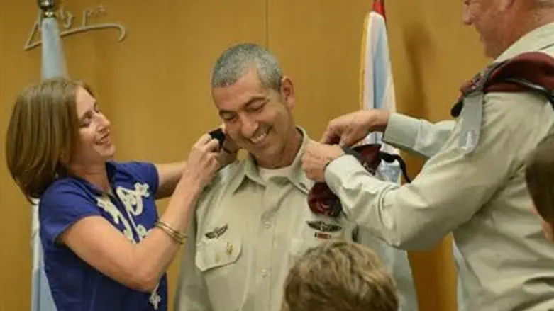 Roni Numa during appointment as General