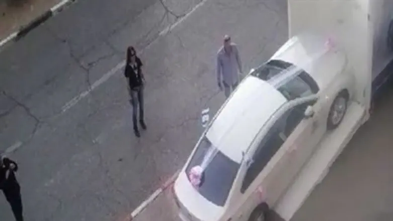 Gift car to the couple