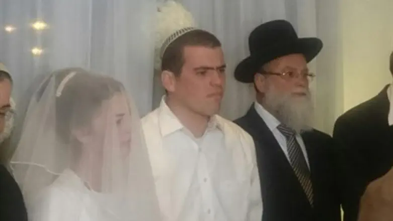 Sarah-Tehiya marries Ariel