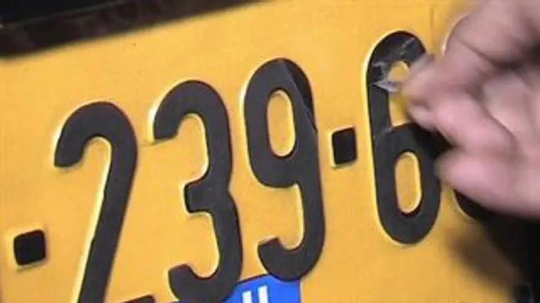 המשטרה נלחמת במרוצי המכוניות