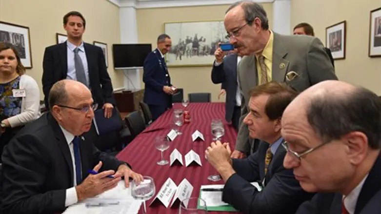 Yaalon meets with senior American officials