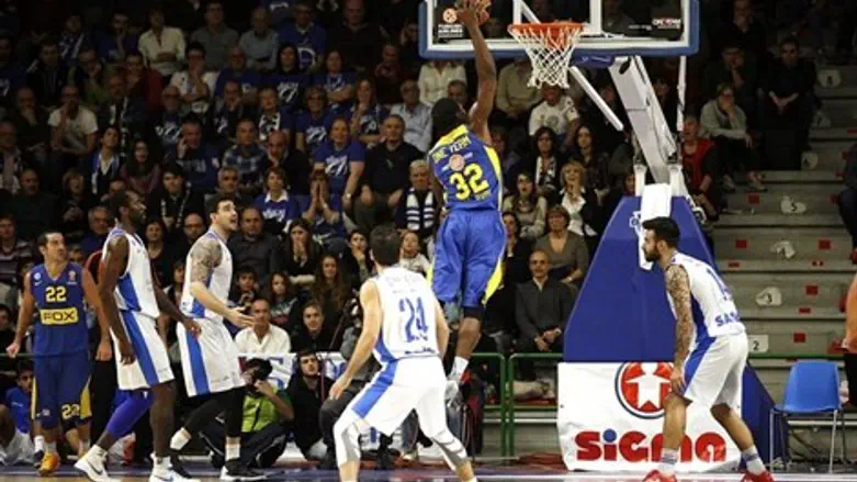 טרבור אמבקווה, מטביע לסל של ססארי, הערב