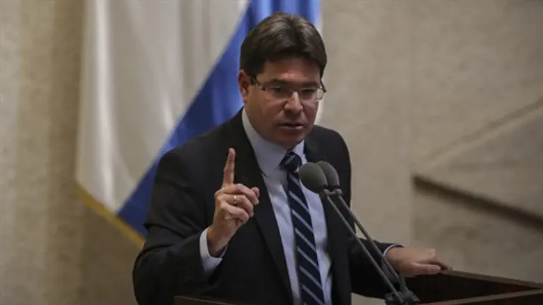 אופיר אקוניס