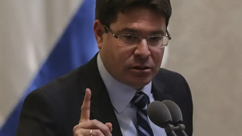 Офир Акунис